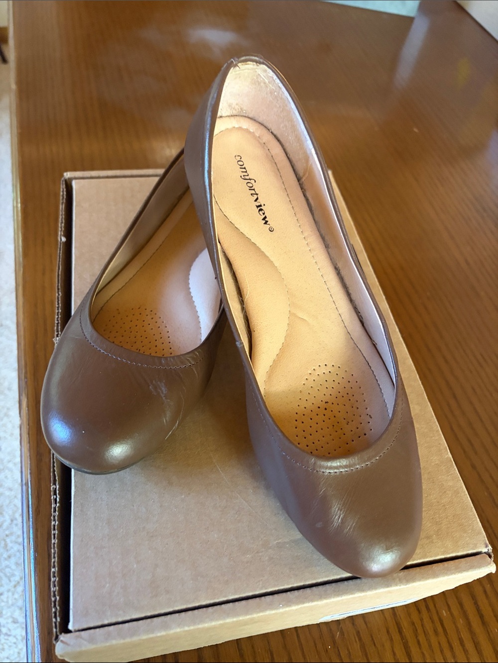 comfortview Brown Women's Leather Round-Toe Flats